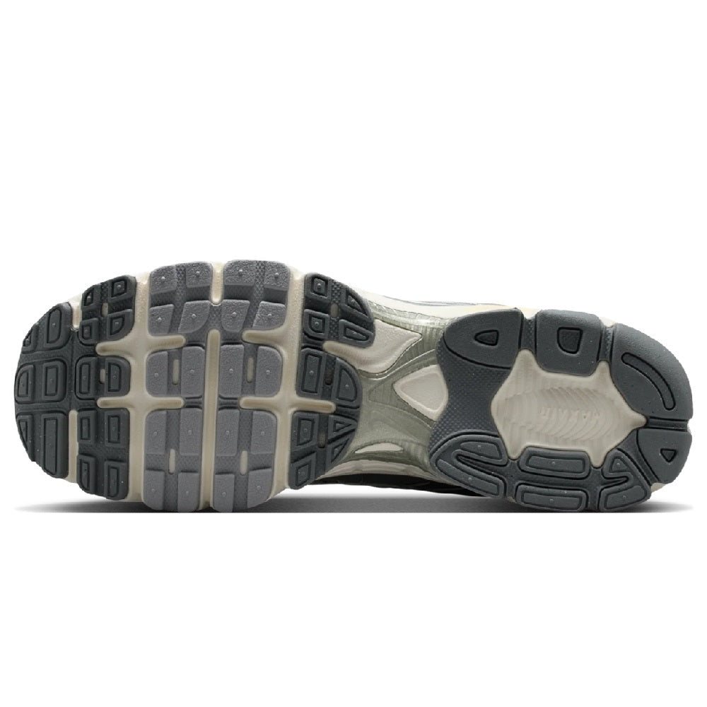 Men's Nike Air Max Moto 2K Lt Smoke Grey/Sail-Cool Grey (IQ7592 077)